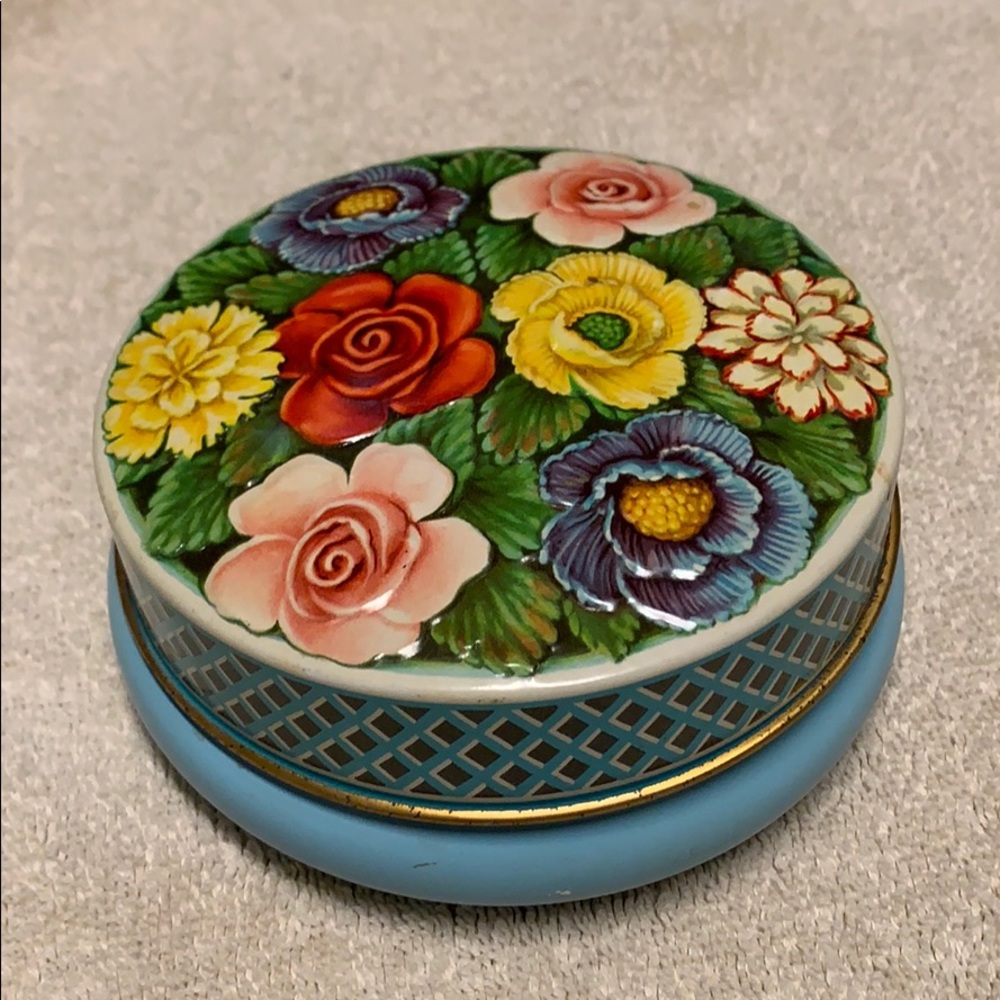 Riley’s Toffee Tin